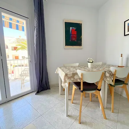 Torrecilla Con Vistas Al Mar Y Piscina Nerja