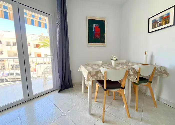 Torrecilla Con Vistas Al Mar Y Piscina ネルハ